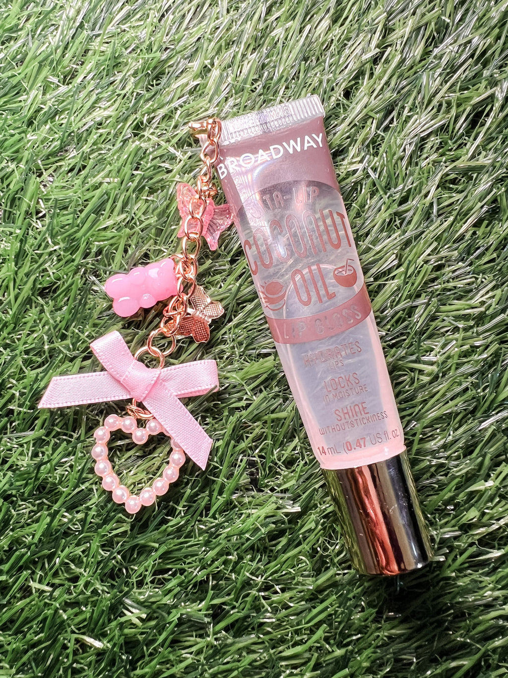 Cutie Lipgloss and Charm Chain – Detachable & Reusable Lip Gloss Holder with Mini Clasp (gloss included)